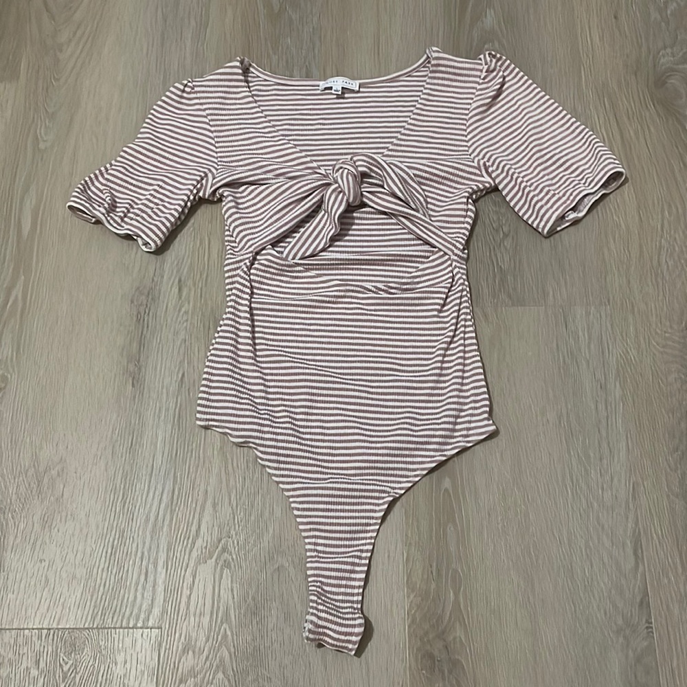 Emory Park Womens striped body suit with cutout